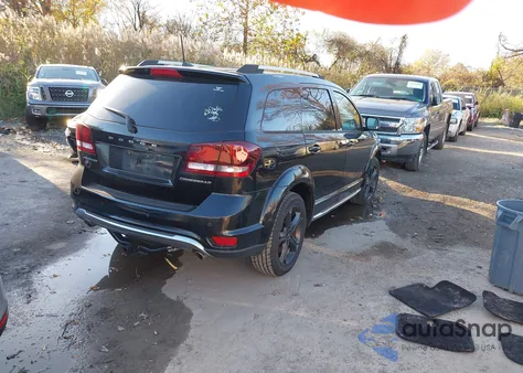 2019 Dodge Journey Crossroad Awd z USA, uszkodzony, nr VIN 3C4PDDGG3KT739186